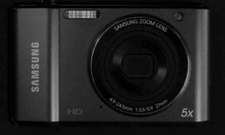 Workflow Trick: Zoom Samsung Galaxy Camera with Volume Keys (No Thumb Stretch)