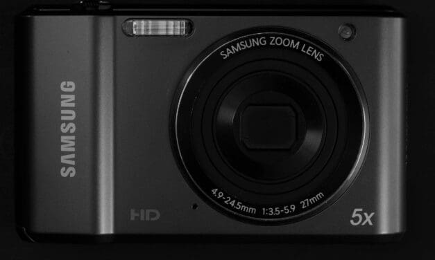 Workflow Trick: Zoom Samsung Galaxy Camera with Volume Keys (No Thumb Stretch)